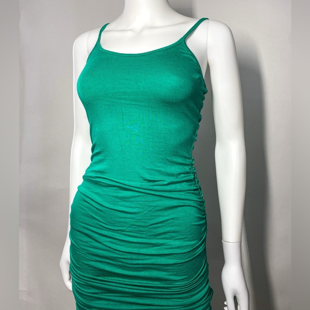 Green Dress - Picture 3 of 7